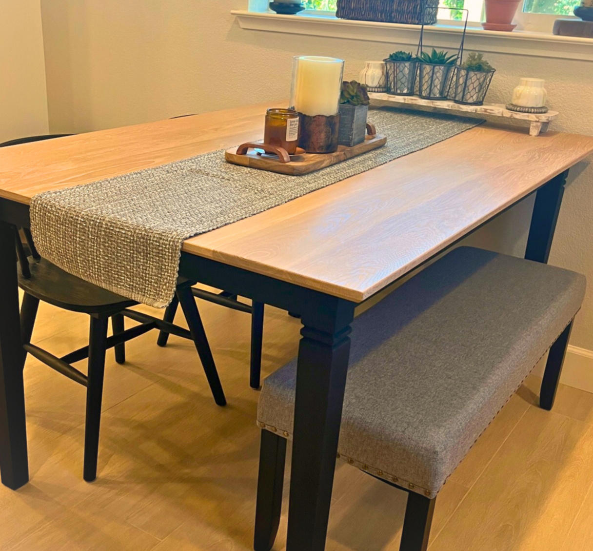 Round Red Oak w/ Reed Base