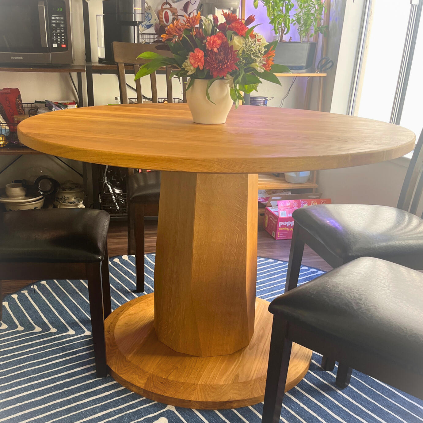 Gold-white oak round breakfast table